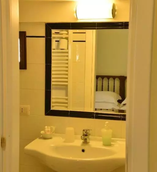 هتل B&b Antica Corte