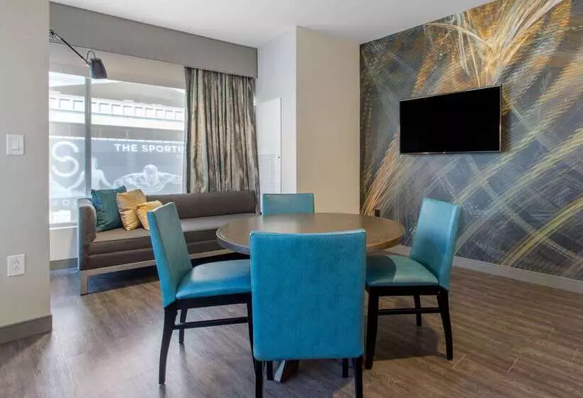 Cambria Hotel Philadelphia Downtown Center City