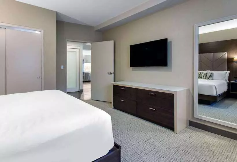 Cambria Hotel Philadelphia Downtown Center City
