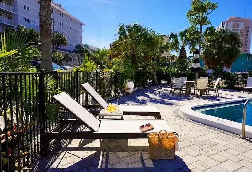 ホテル Ivory Sands Beach Suites