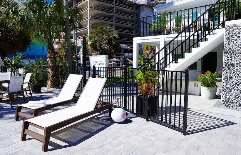 ホテル Ivory Sands Beach Suites
