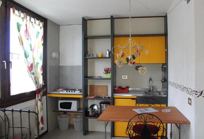 בית מלון כפרי Jolly Residence