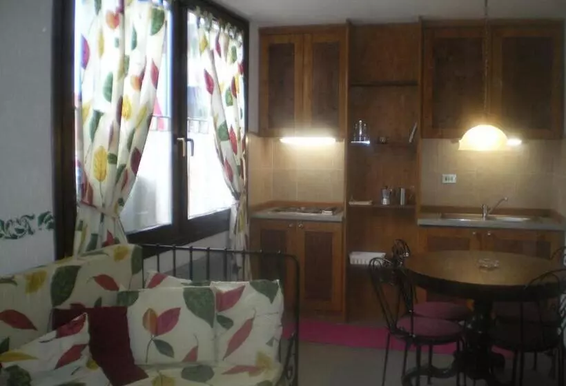 Hotelli Jolly Residence