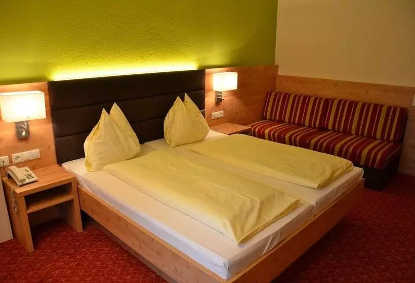 Hotelli Rössl By Skinetworks