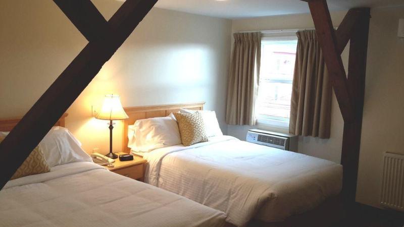 فندق Smugglers Cove Inn