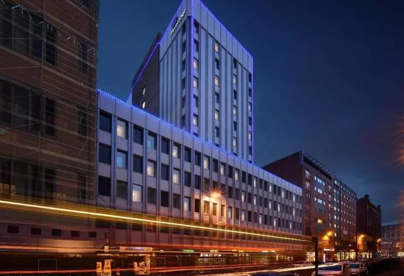 ホテル Travelodge Glasgow Queen Street