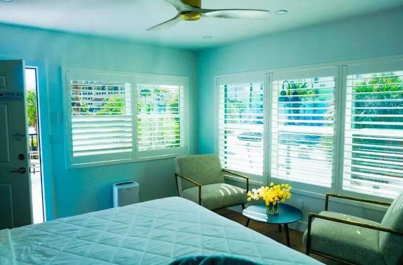 ホテル Ivory Sands Beach Suites