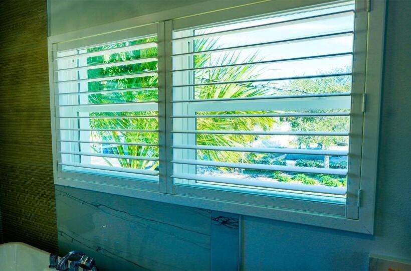 فندق Ivory Sands Beach Suites