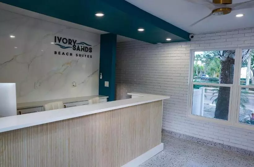 ホテル Ivory Sands Beach Suites