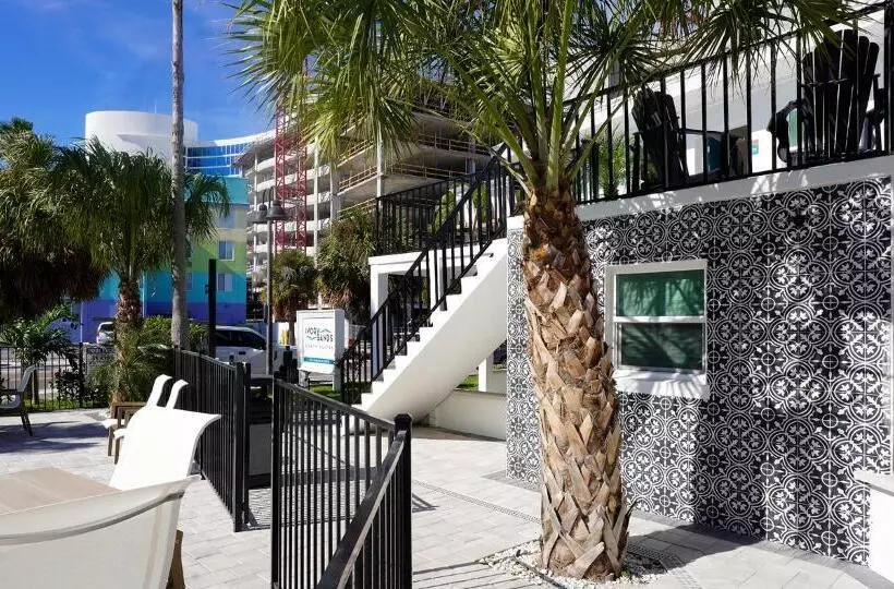 ホテル Ivory Sands Beach Suites