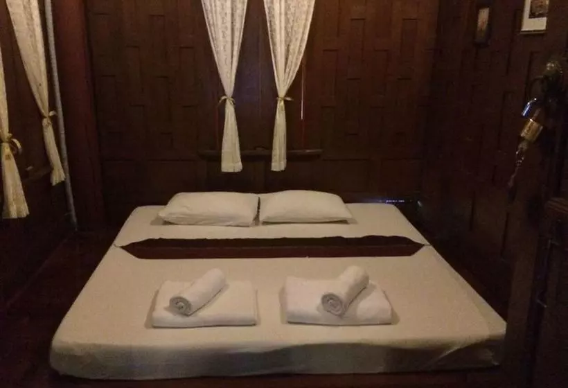 هتل Baan Kornnara