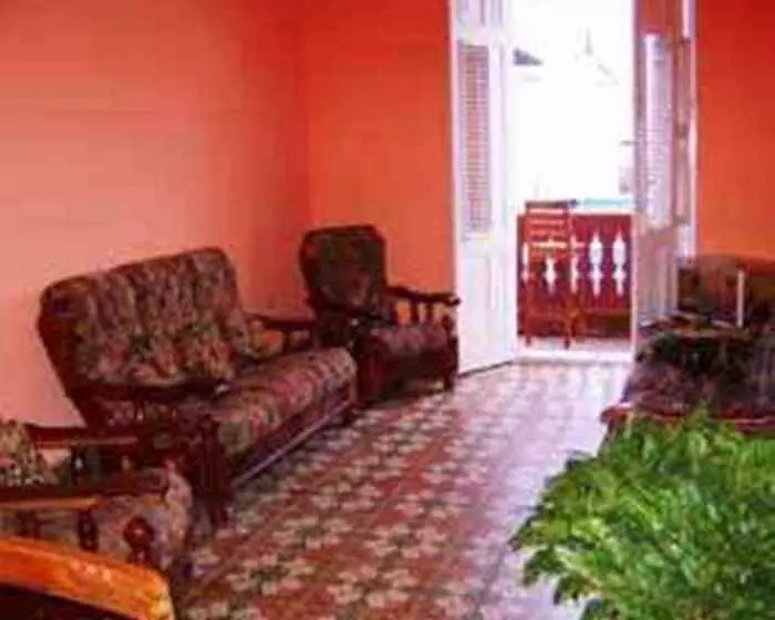 هتل Hostal Damilsy