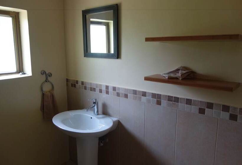 هتل Lakeside Adventure Park