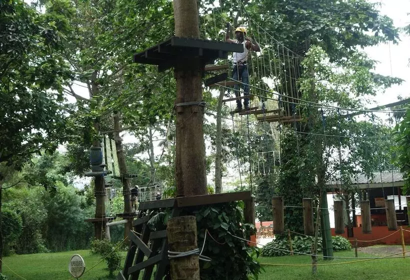 هتل Lakeside Adventure Park