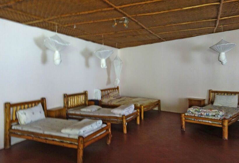 هتل Lakeside Adventure Park