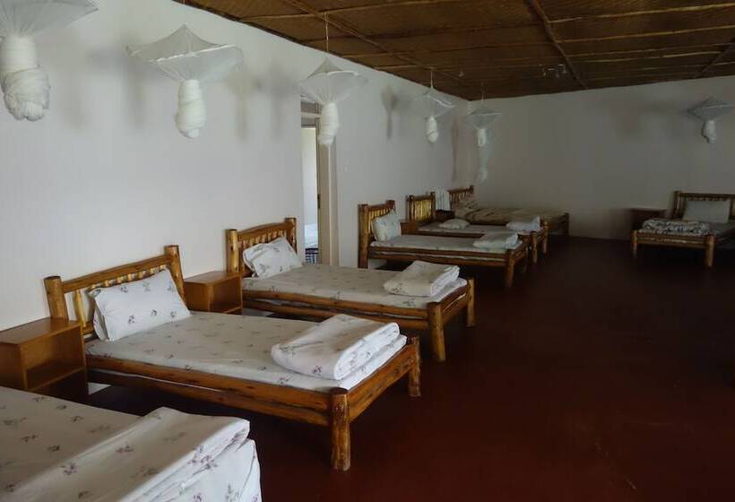 هتل Lakeside Adventure Park