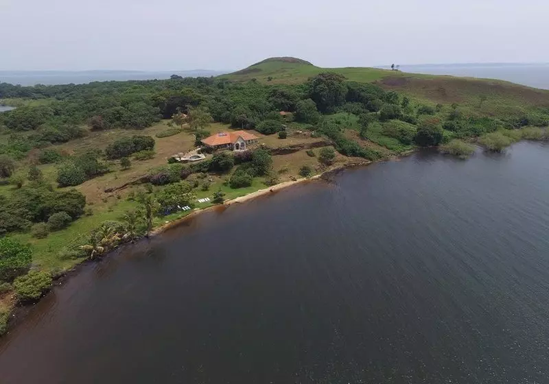 هتل One Minute South Villa