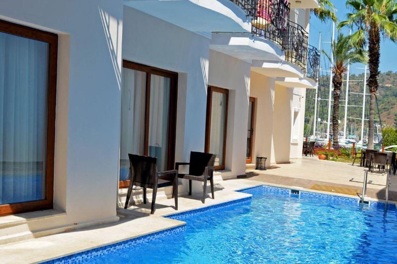 Hotel Q&s Cennet Life