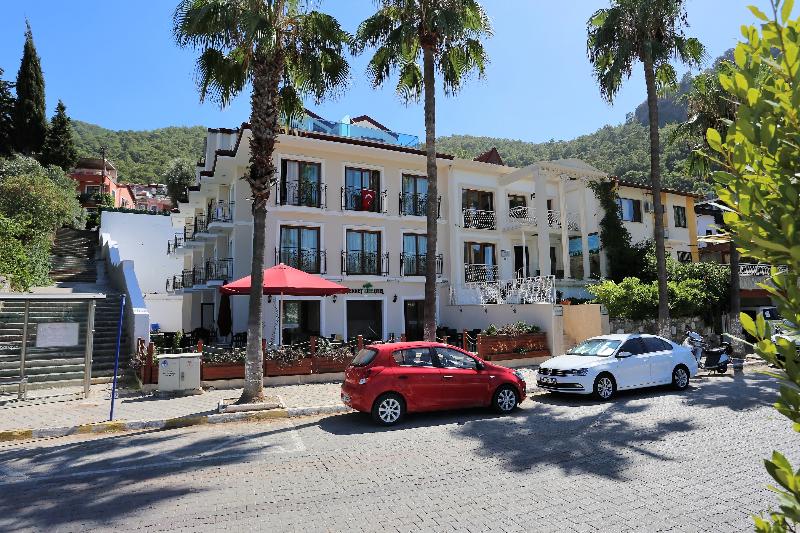 Hotel Q&s Cennet Life