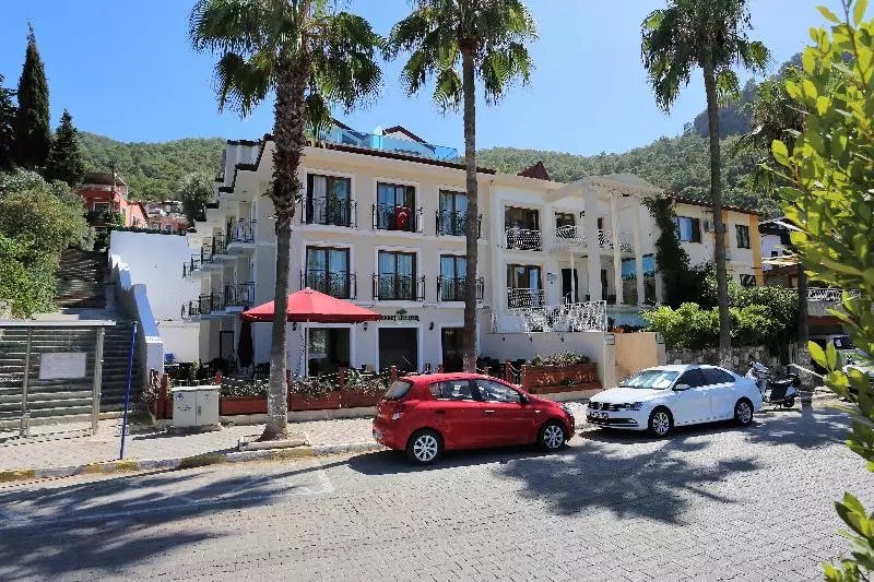 ホテル Q&s Cennet Life