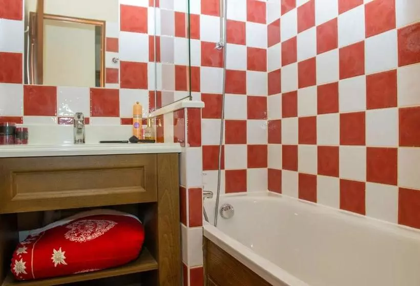 هتل Résidence Goélia Les Chalets Valoria