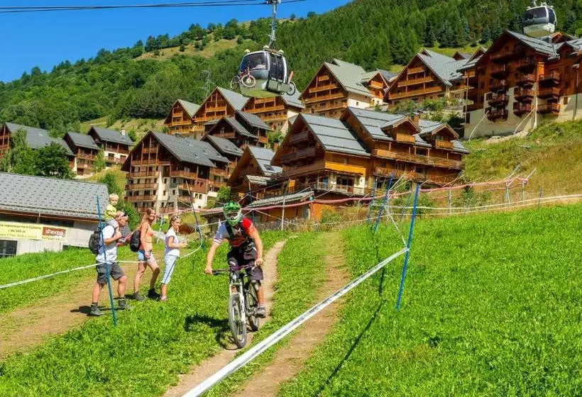 هتل Résidence Goélia Les Chalets Valoria