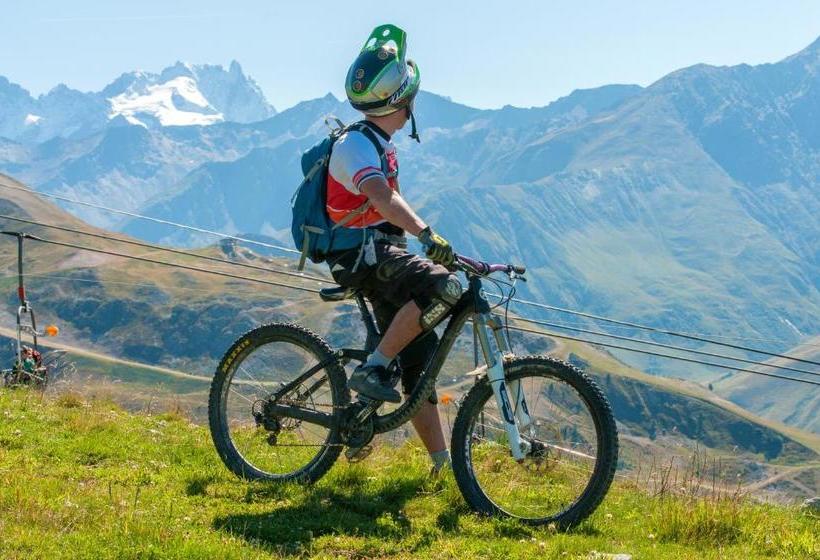 هتل Résidence Goélia Les Chalets Valoria