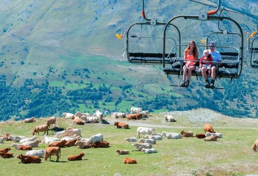 هتل Résidence Goélia Les Chalets Valoria