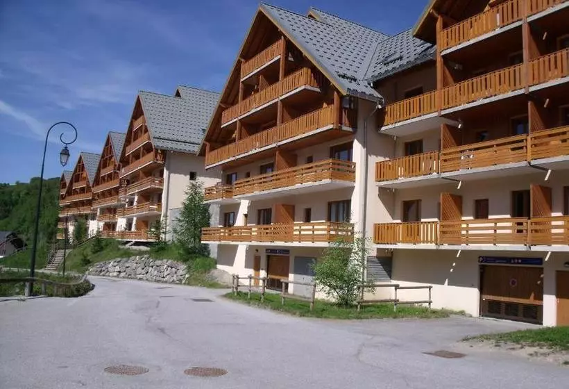 هتل Résidence Goélia Les Chalets Valoria