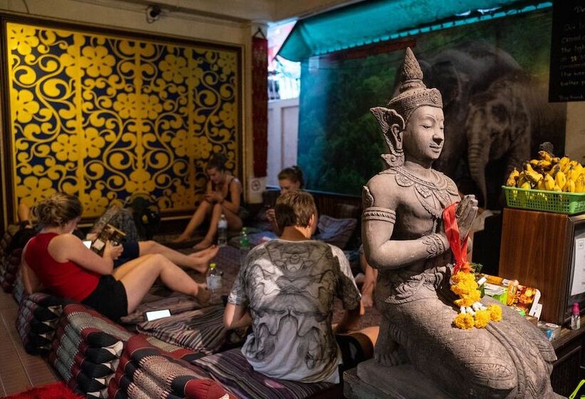 فندق Thailand Wow Guesthouse Hostel Adults Only