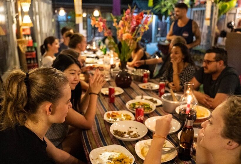 فندق Thailand Wow Guesthouse Hostel Adults Only