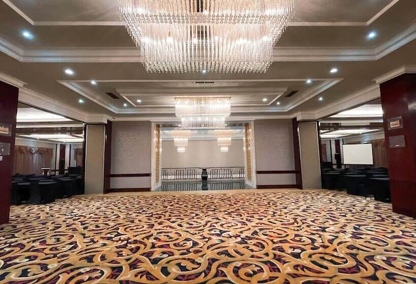 The Grantage Hotel & Sky Lounge