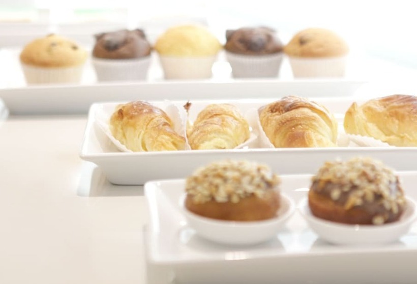 The Grantage Hotel & Sky Lounge