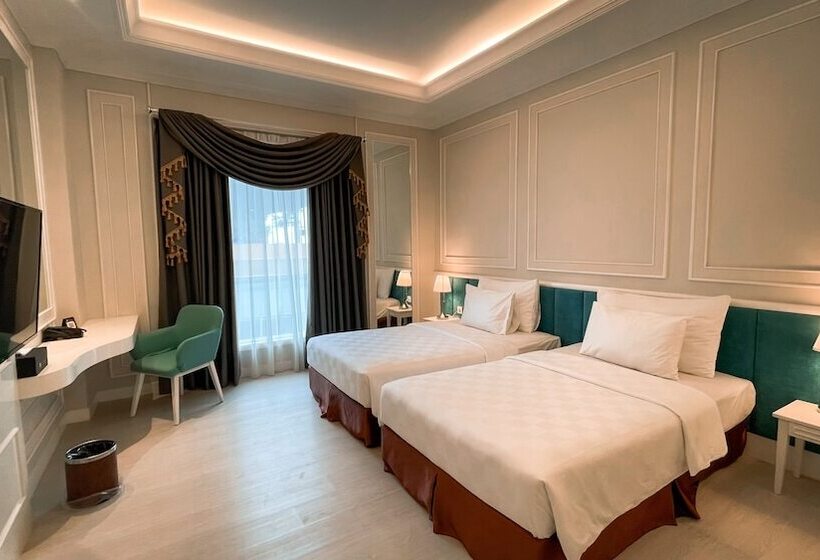 The Grantage Hotel & Sky Lounge