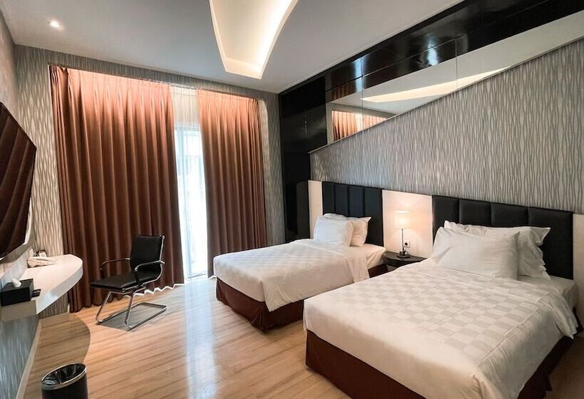 The Grantage Hotel & Sky Lounge