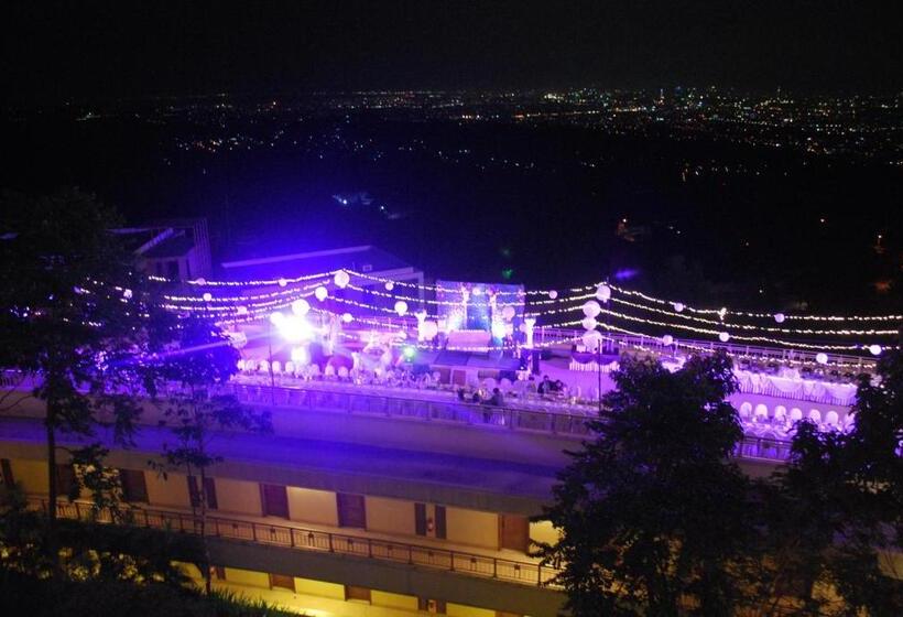 בית מלון כפרי Timberland Highlands Resort