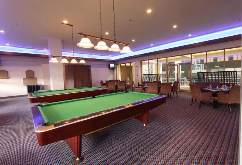 בית מלון כפרי Timberland Highlands Resort