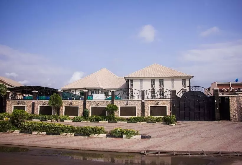 هتل Vicmike Villa