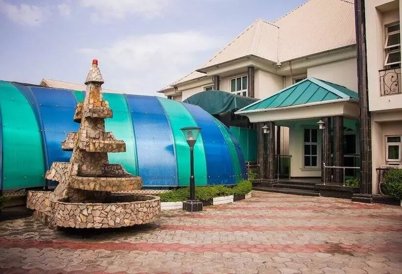 هتل Vicmike Villa