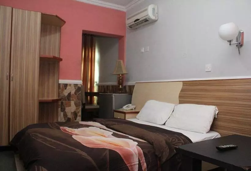 هتل Vicmike Villa