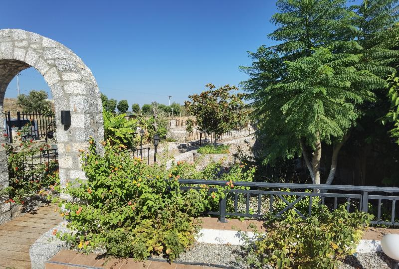 Vlycha Beach Apartments