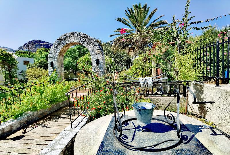 Vlycha Beach Apartments