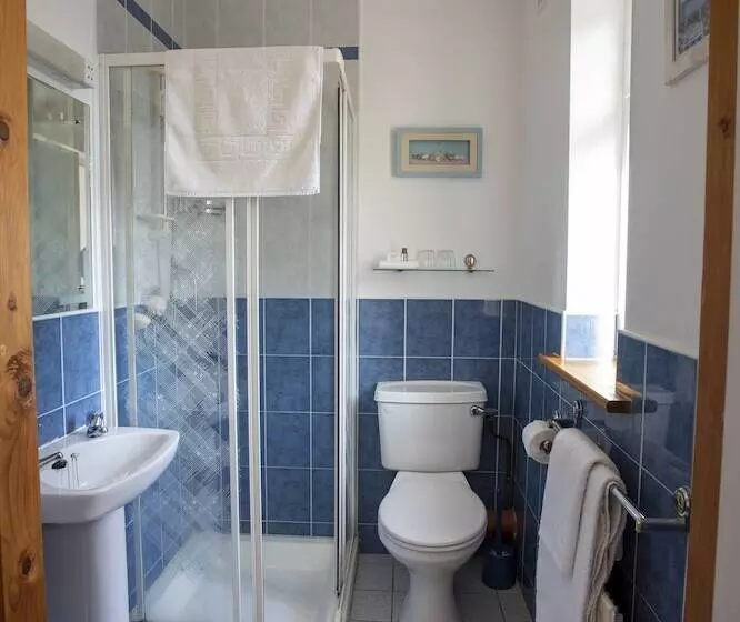 تختخواب و صبحانه Avoca House