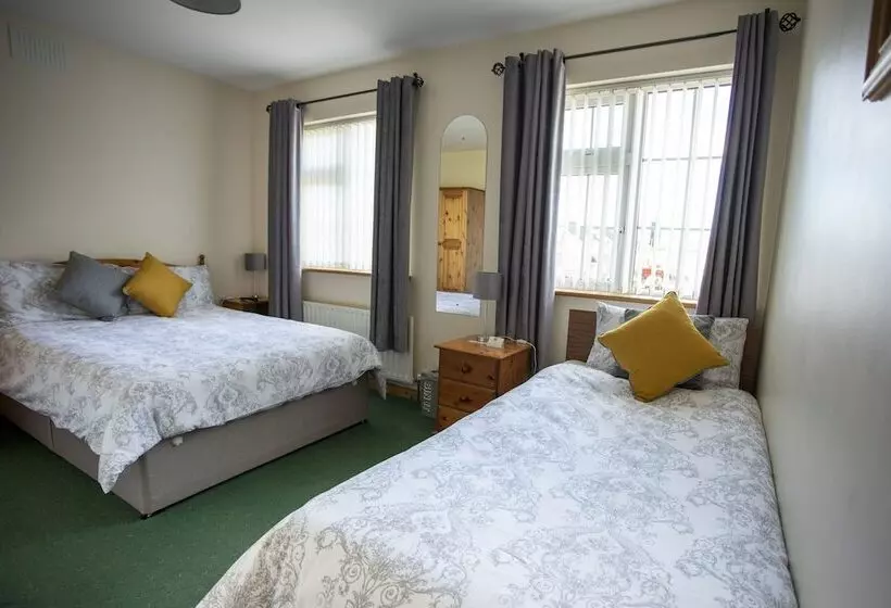 تختخواب و صبحانه Avoca House