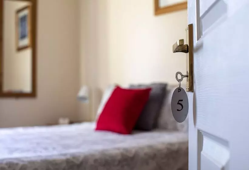 تختخواب و صبحانه Avoca House