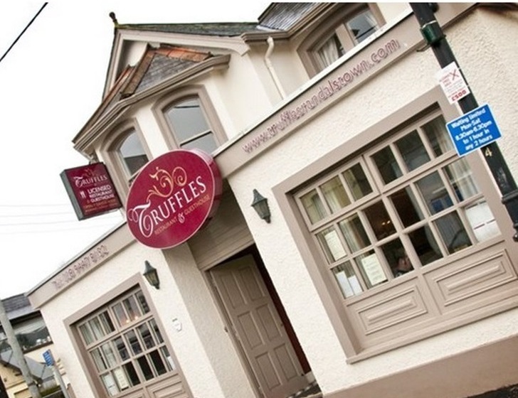 민박 Truffles Restaurant & Guesthouse