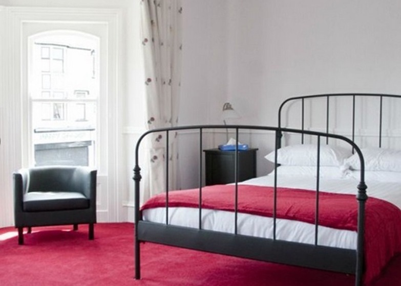 민박 Truffles Restaurant & Guesthouse