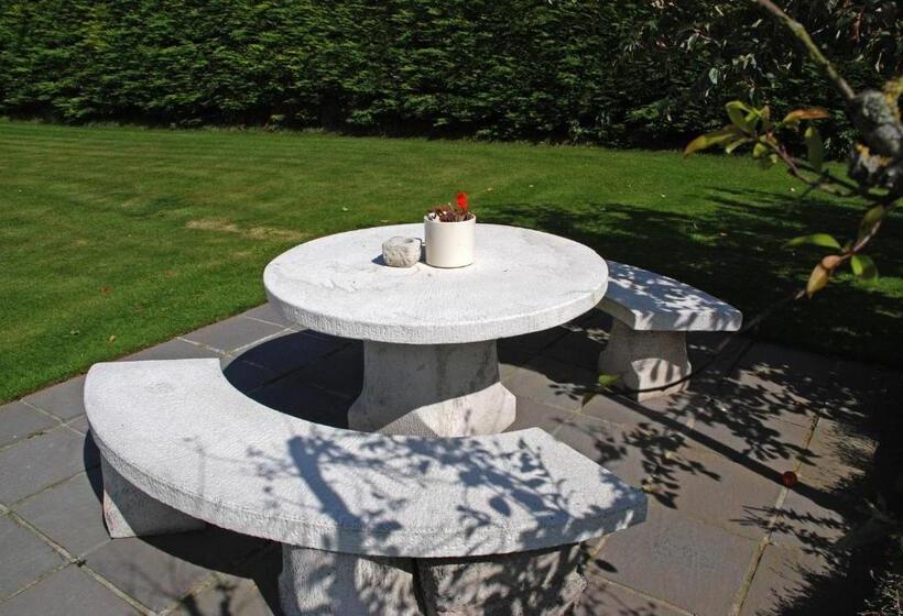 Cradog Farmhouse B&b