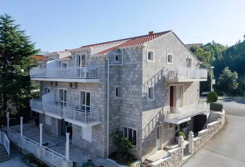 Hotelli Apartments Senjo