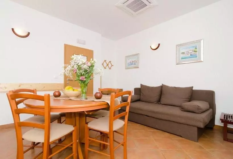 Hotelli Apartments Senjo